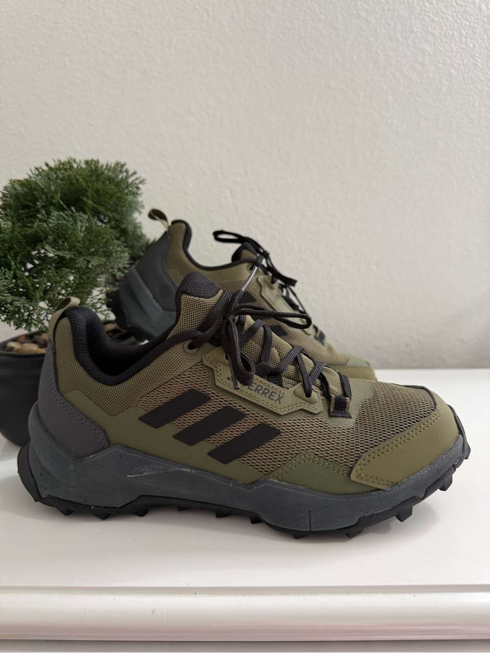 adidas terrex AX4 men size 7 Olive Green and Black Men’s Hiking Trail Shoes